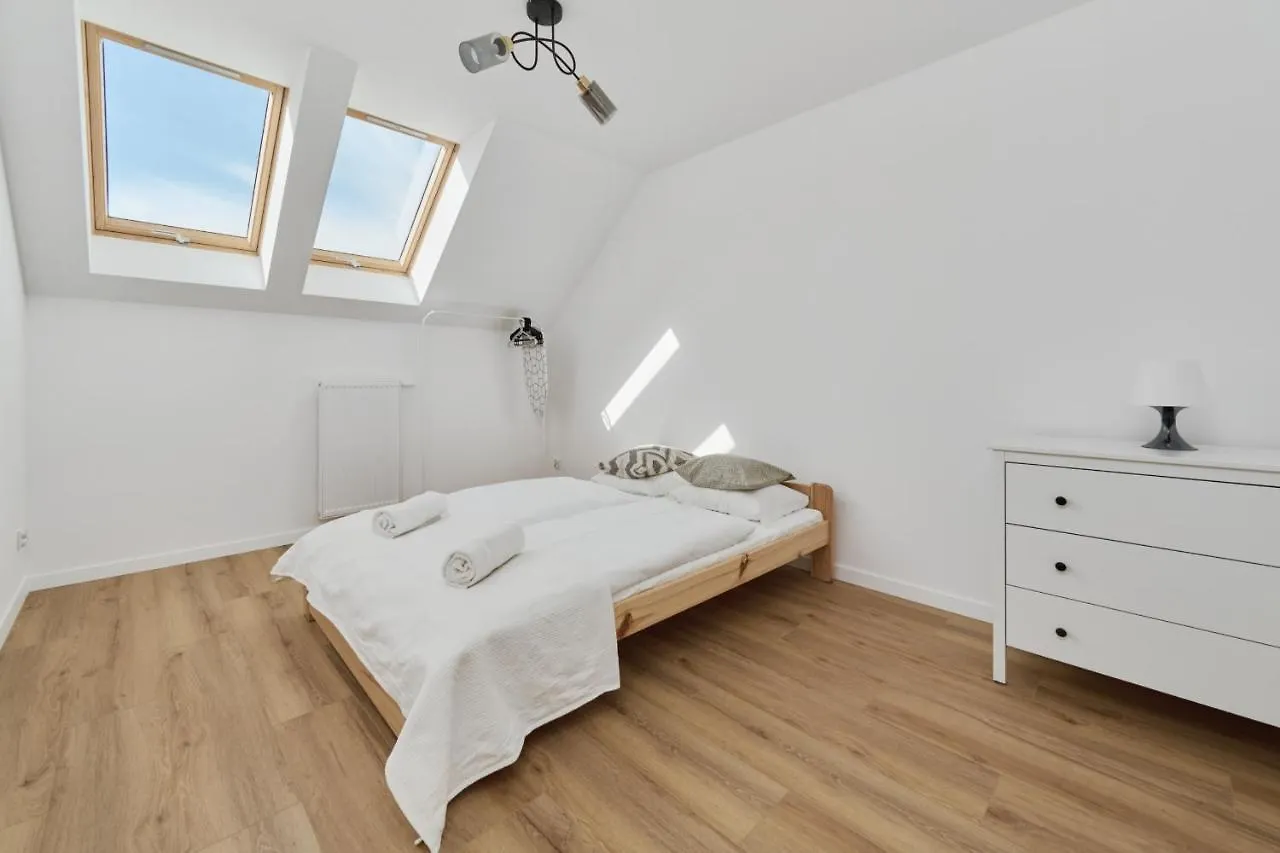 Spacious Family Apartment With Free Garage By Noclegi Renters Wroclaw