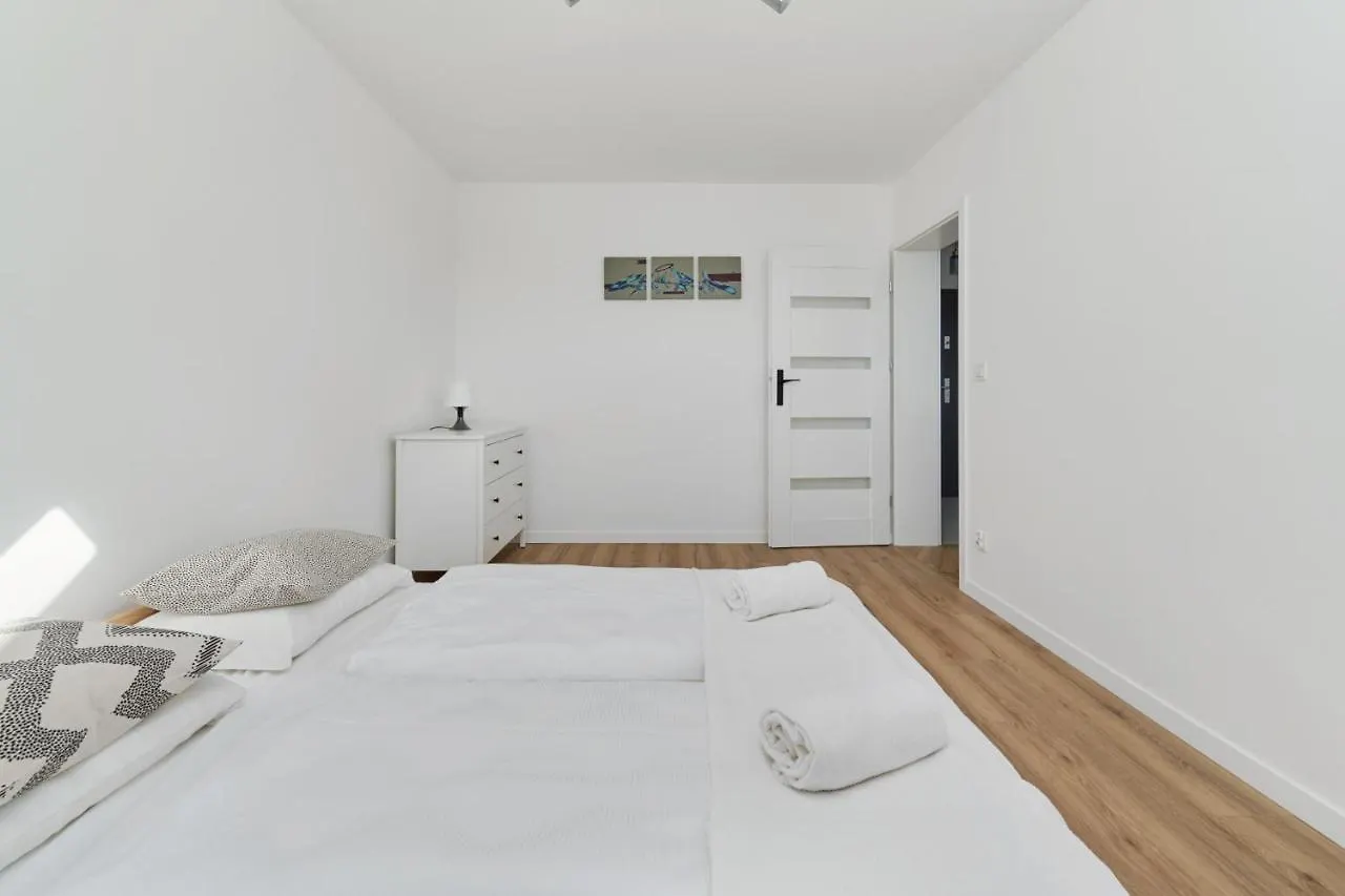 Spacious Family Apartment With Free Garage By Noclegi Renters Wroclaw